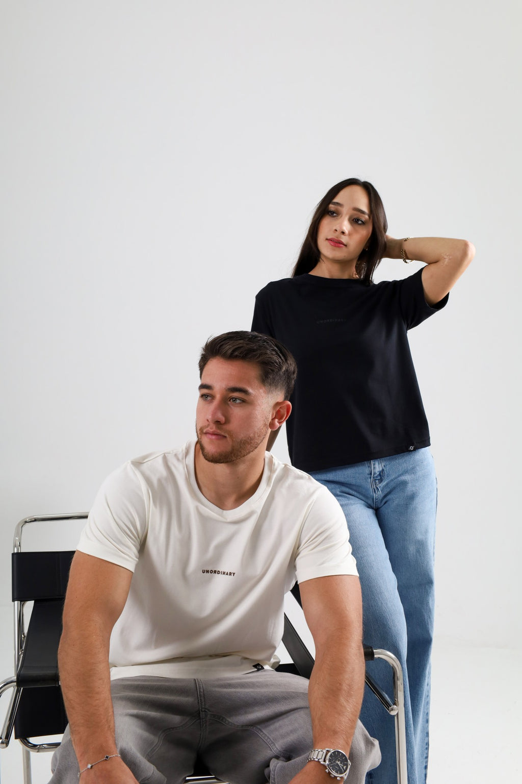 Playera Regular Fit Unisex - Negra | EVERYWHERE