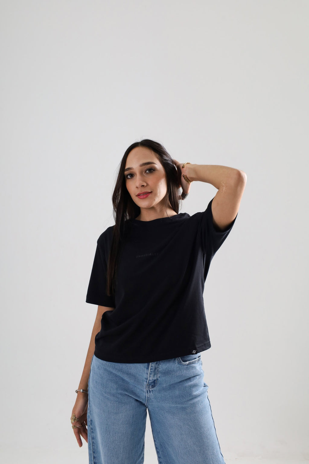Playera Regular Fit Unisex - Negra | EVERYWHERE